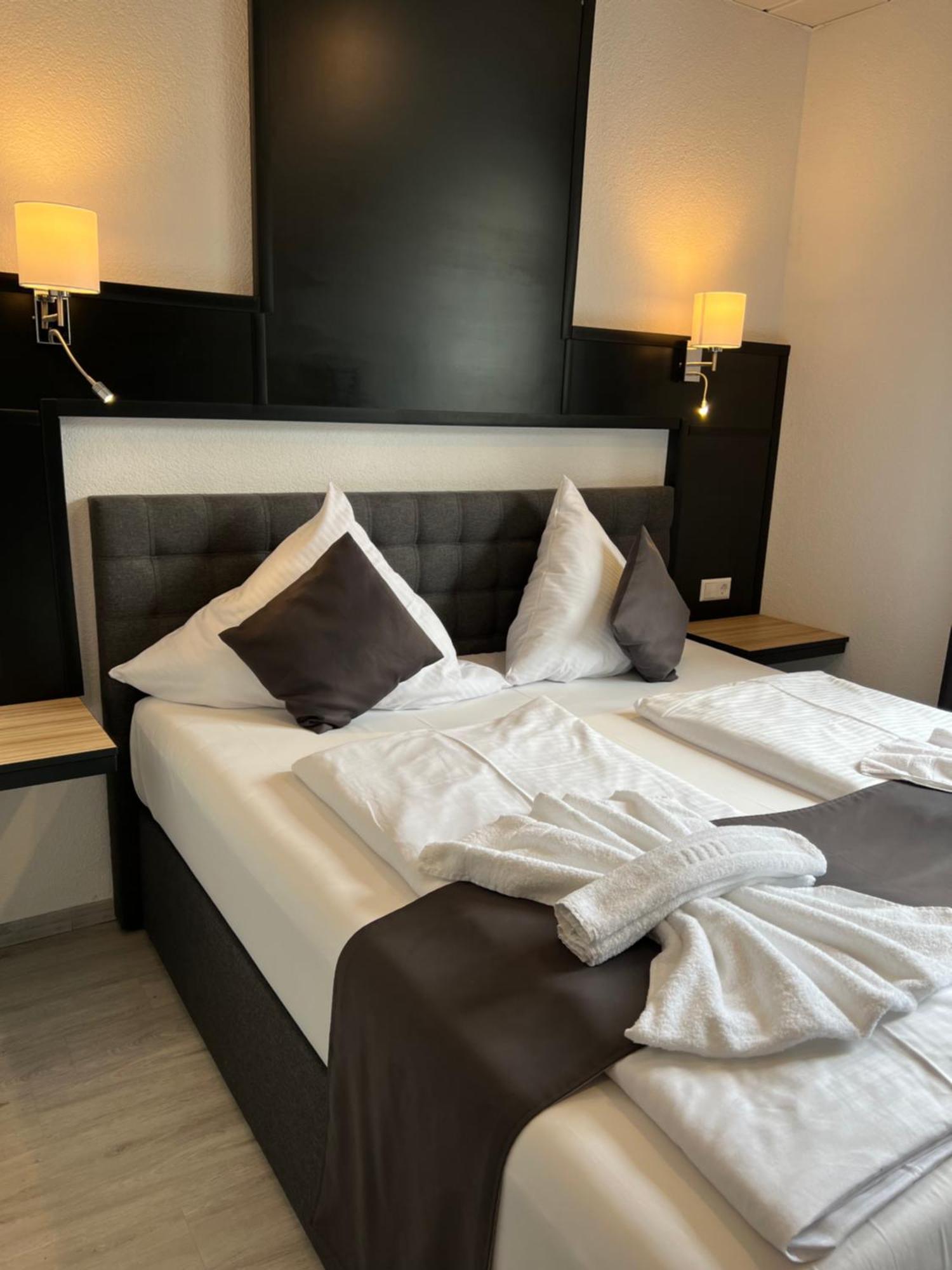 Yebs Hotel Günzburg Dış mekan fotoğraf