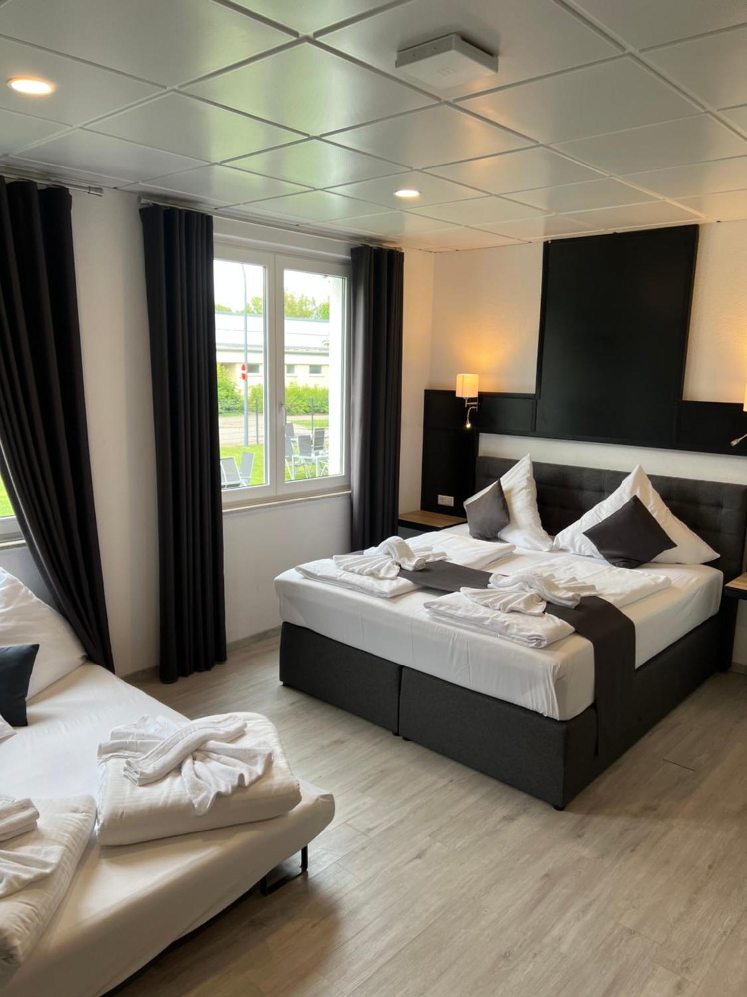 Yebs Hotel Günzburg Dış mekan fotoğraf